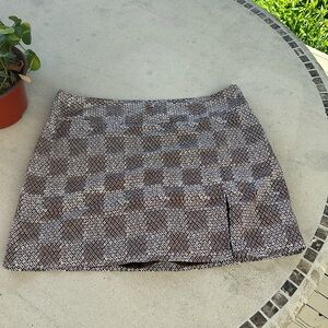 Izod golf skort brown and white